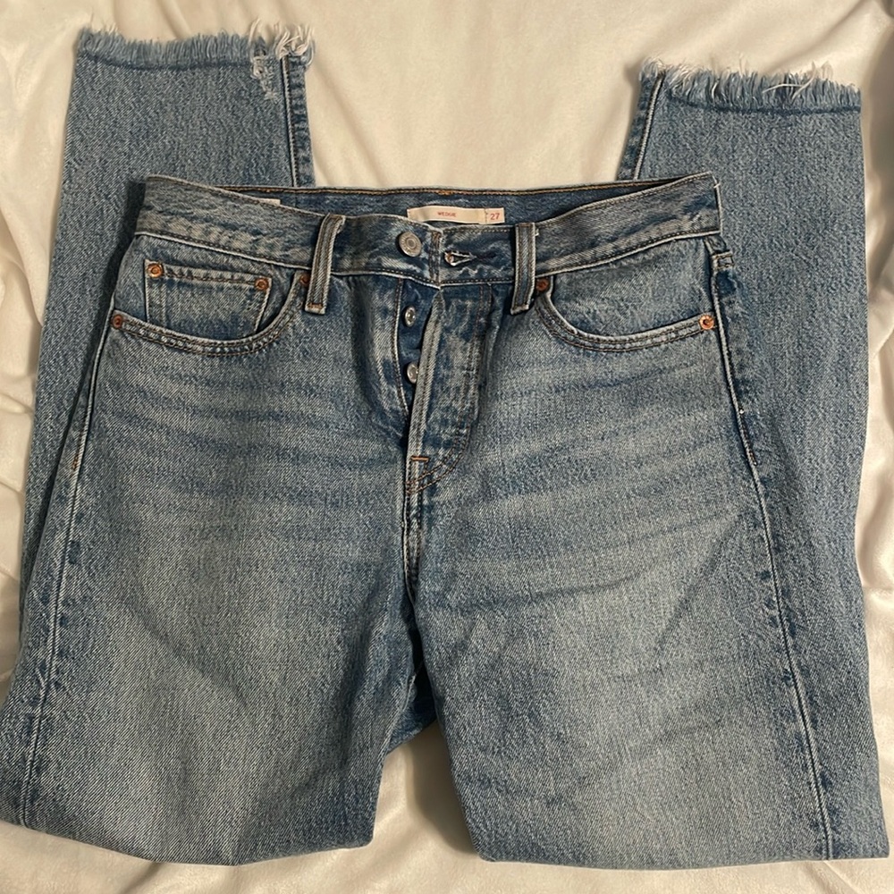 Levi’s Wedgie Fit Ankle length- Medium Wash